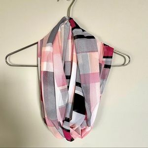 Infinity Scarf Women’s Light weight Colorful Plaid Design 34”L x 28”W.